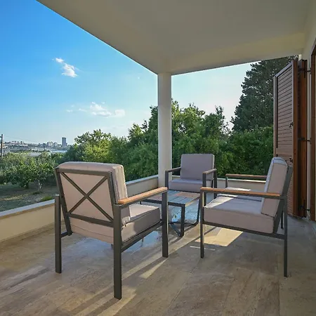 Antique View Solin Apartment