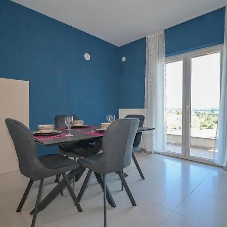 Antique View Solin Apartment