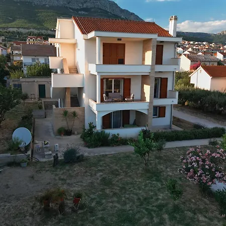 Antique View Solin شقة