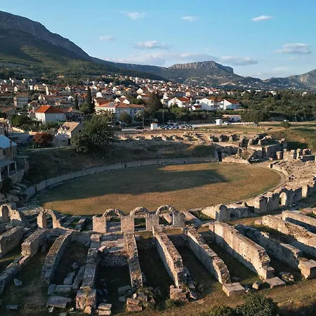 Antique View Solin Split